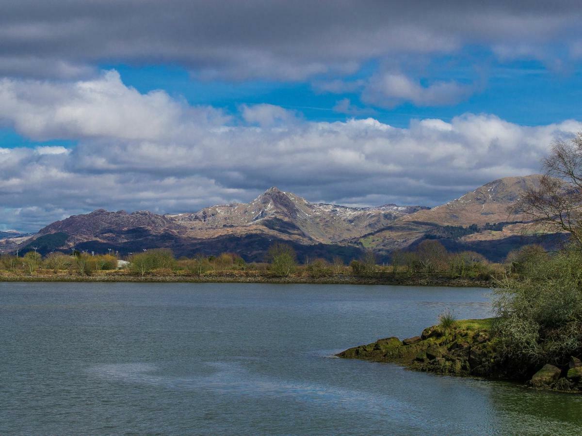 The Captain'S Bank Porthmadog Exteriör bild