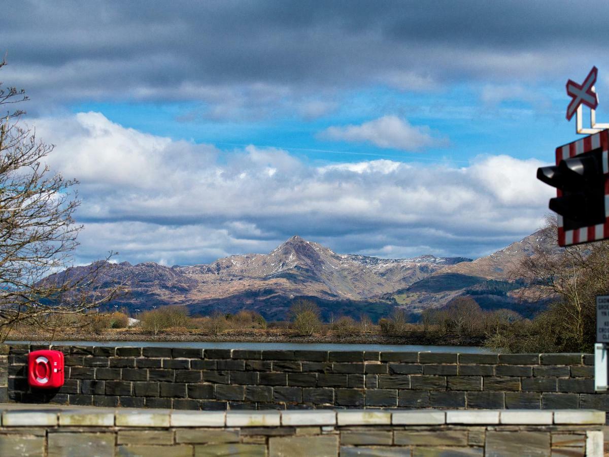 The Captain'S Bank Porthmadog Exteriör bild