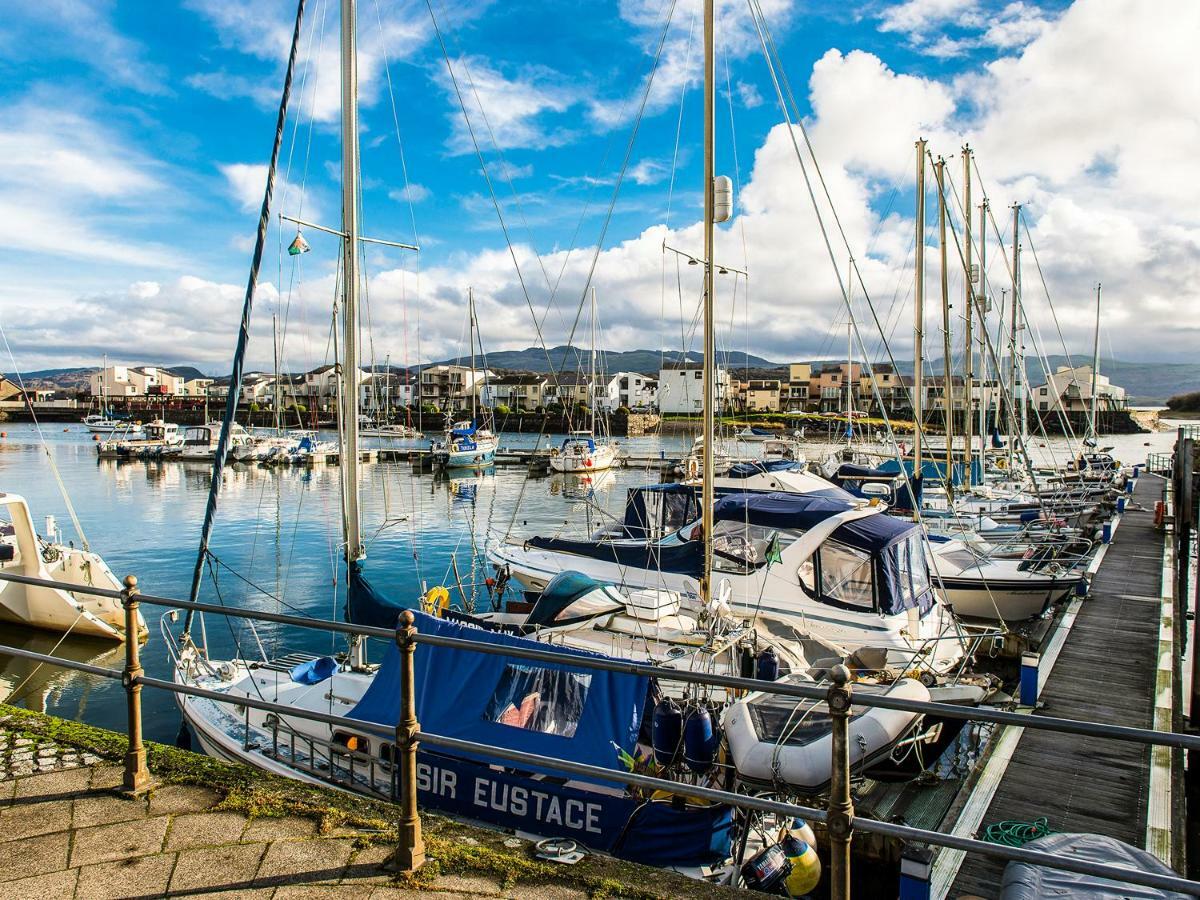 The Captain'S Bank Porthmadog Exteriör bild
