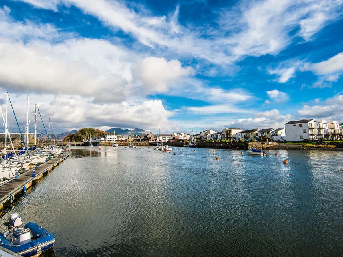 The Captain'S Bank Porthmadog Exteriör bild